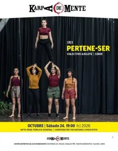 Cartel de Pertene-ser: cuatro acróbatas posan sobre un escenario con fondo negro y una franja amarilla.